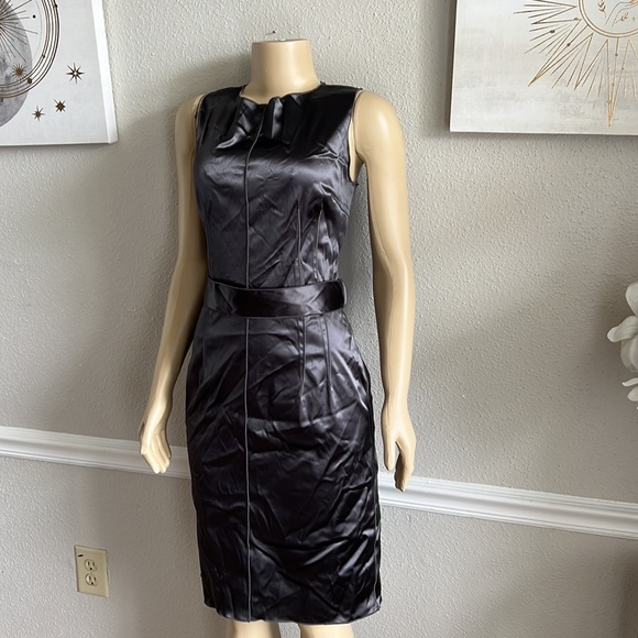 Dolce & Gabbana Gray Dress Zip closure at the back. Belt at the waist Si… - Picture 4 of 6